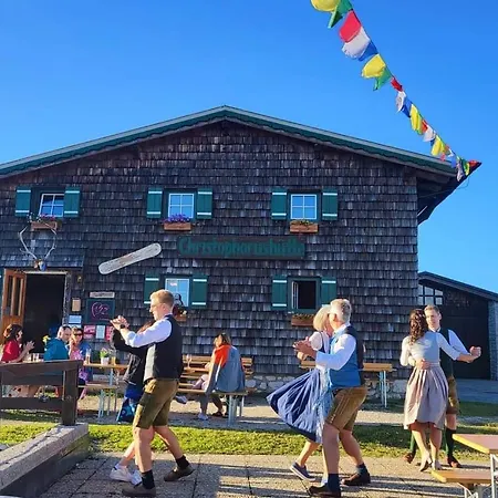 Christophorushuette Am Feuerkogel * 埃本湖